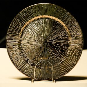 Underplate gold waves